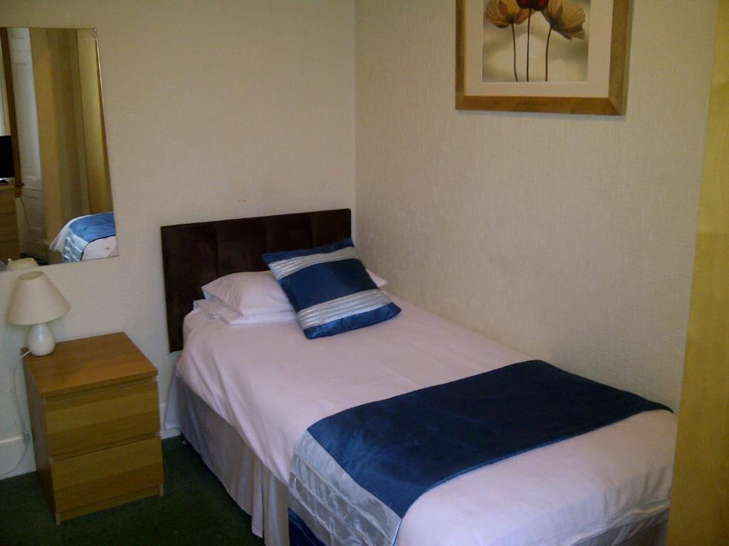 The Northfield House Hotel Edinburgh Kamer foto